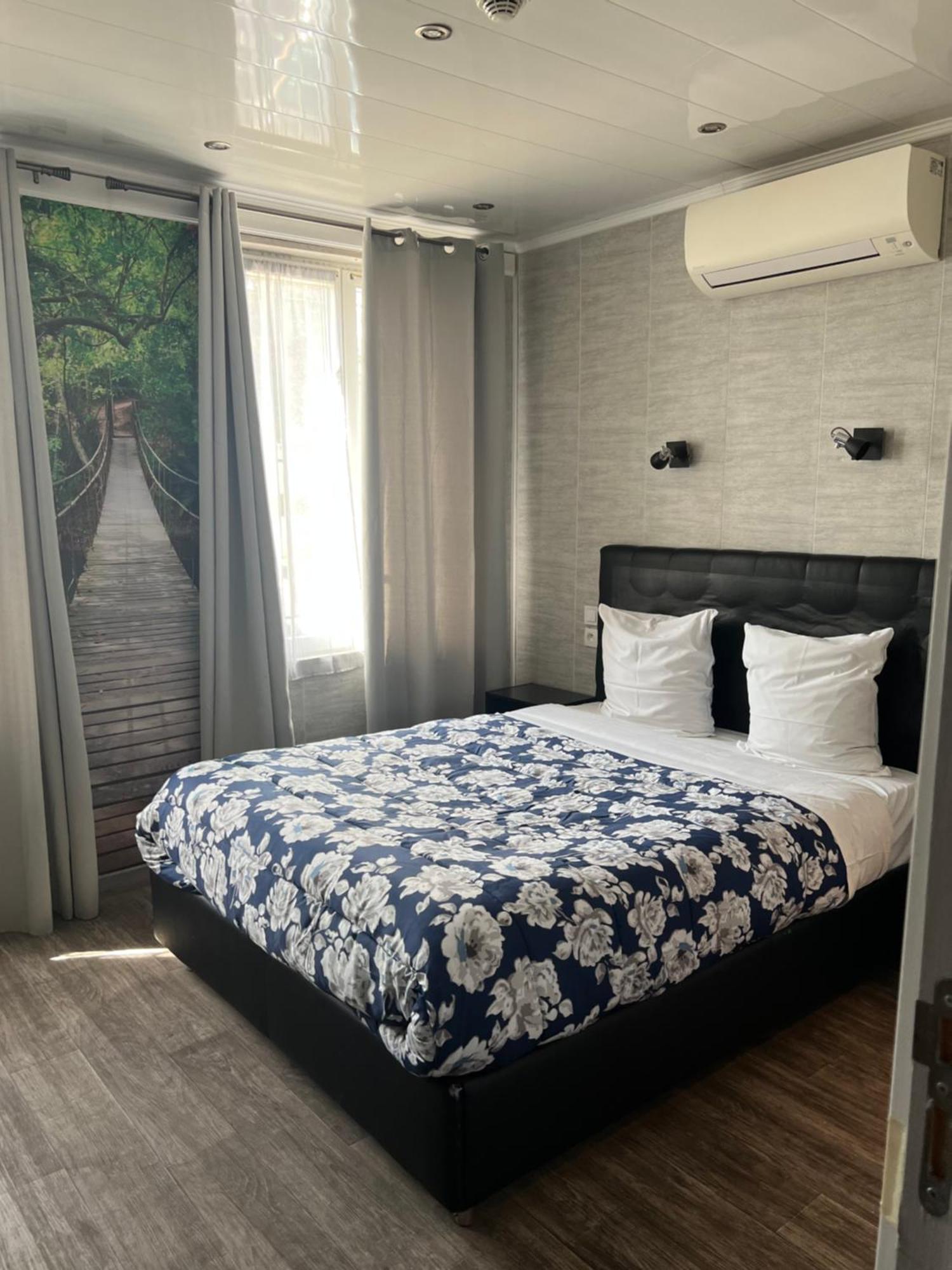 Hotel Des 2 Gares โอแซร์ ภายนอก รูปภาพ