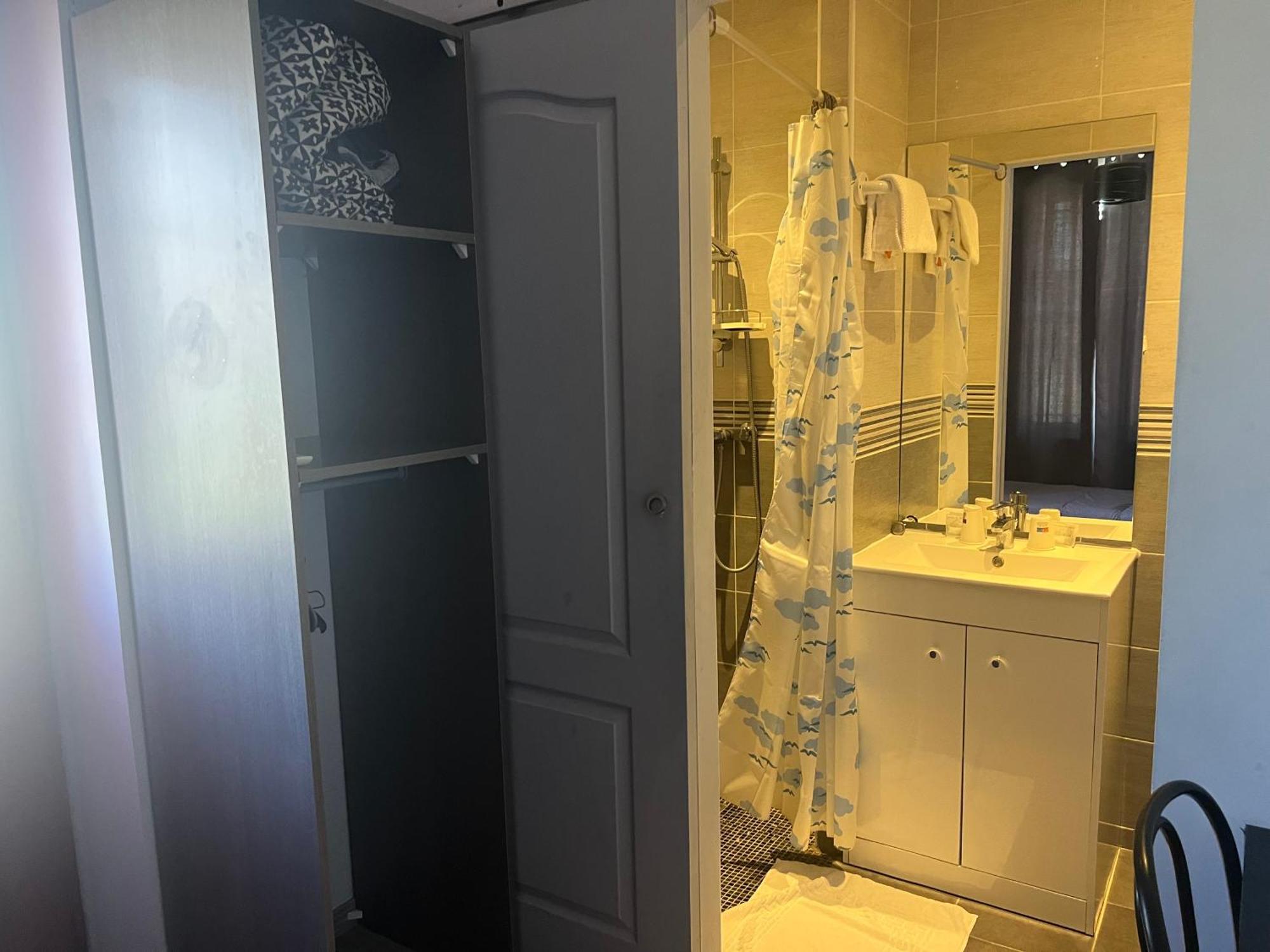 Hotel Des 2 Gares โอแซร์ ภายนอก รูปภาพ